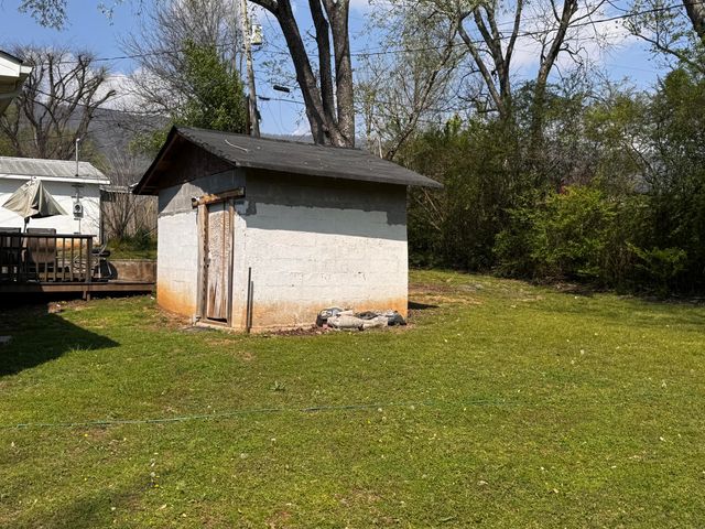 169 E Maryland Avenue, Whitwell, TN 37397