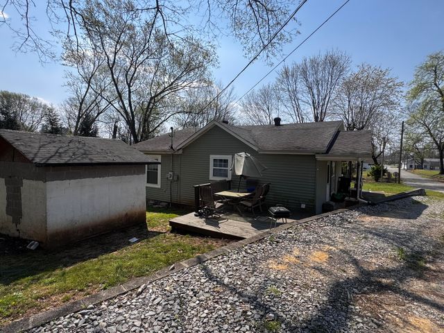 169 E Maryland Avenue, Whitwell, TN 37397