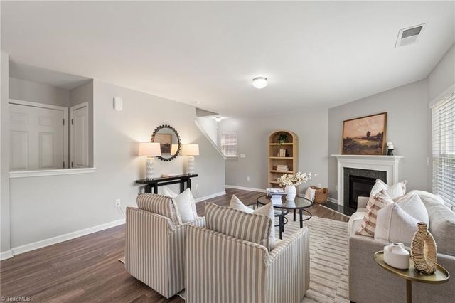 1316 Aurora Glen Drive, Winston-salem, NC 27045