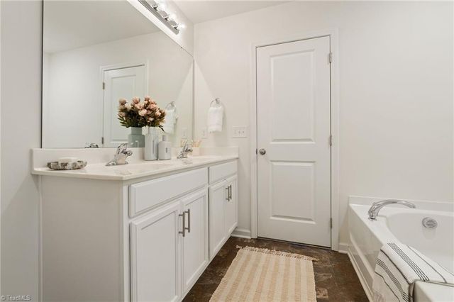 1316 Aurora Glen Drive, Winston-salem, NC 27045