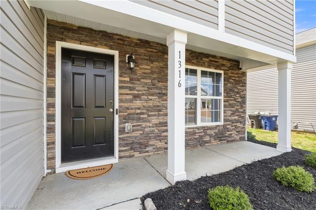 1316 Aurora Glen Drive, Winston-salem, NC 27045