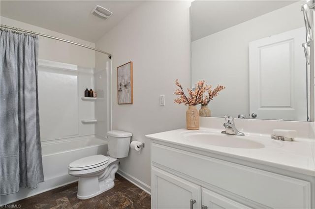 1316 Aurora Glen Drive, Winston-salem, NC 27045