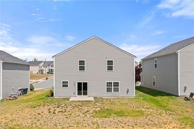 1316 Aurora Glen Drive, Winston-salem, NC 27045