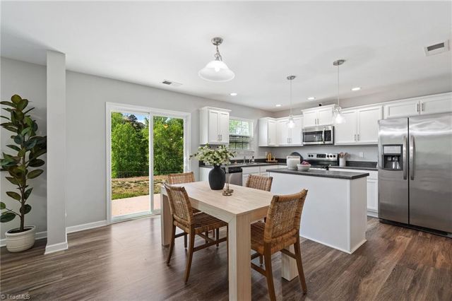 1316 Aurora Glen Drive, Winston-salem, NC 27045
