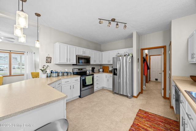 323 Oxmoor Dr, Elizabethtown, KY 42701