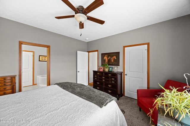 323 Oxmoor Dr, Elizabethtown, KY 42701