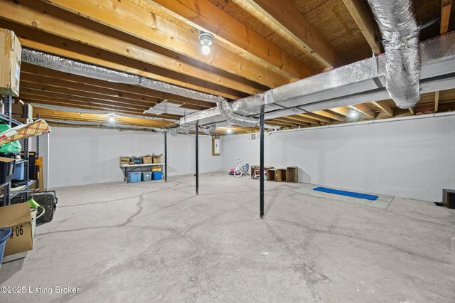 323 Oxmoor Dr, Elizabethtown, KY 42701