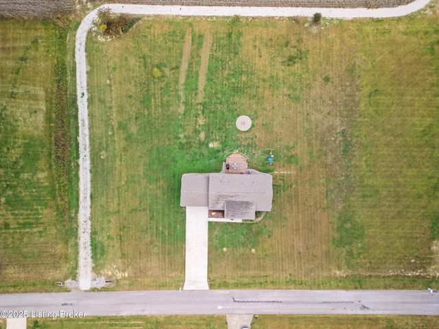 323 Oxmoor Dr, Elizabethtown, KY 42701