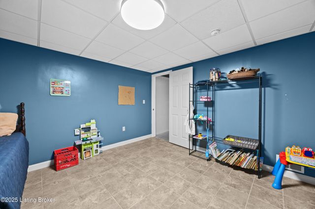 323 Oxmoor Dr, Elizabethtown, KY 42701