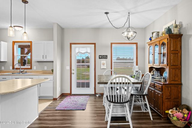 323 Oxmoor Dr, Elizabethtown, KY 42701