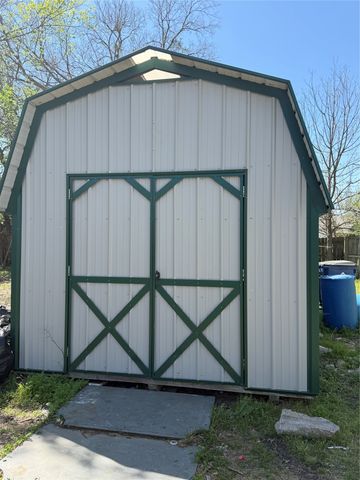 469 W Fulton Street, Van Alstyne, TX 75495