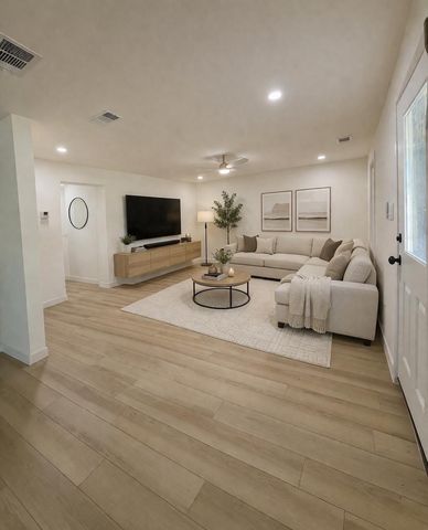 469 W Fulton Street, Van Alstyne, TX 75495