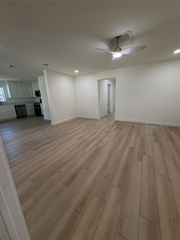 469 W Fulton Street, Van Alstyne, TX 75495