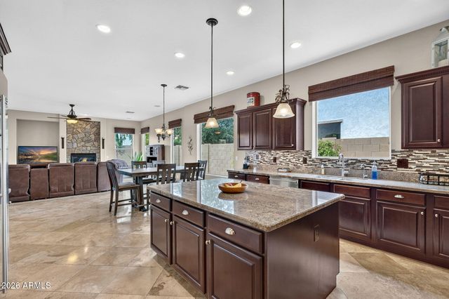 3554 E Glacier Place, Chandler, AZ 85249