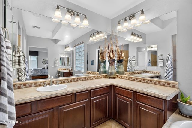 3554 E Glacier Place, Chandler, AZ 85249