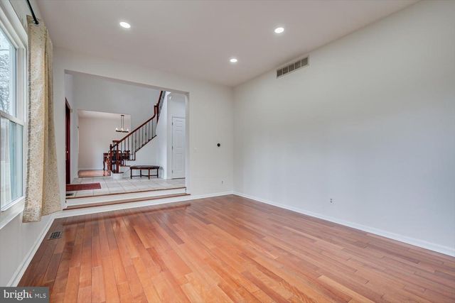9 STIRRUP WAY, Princeton, NJ 08540