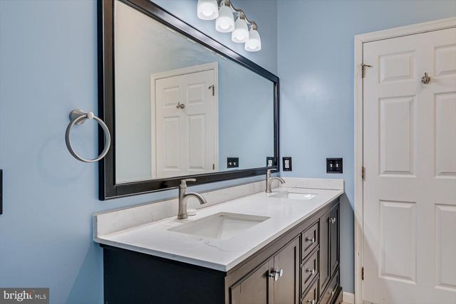 9 STIRRUP WAY, Princeton, NJ 08540