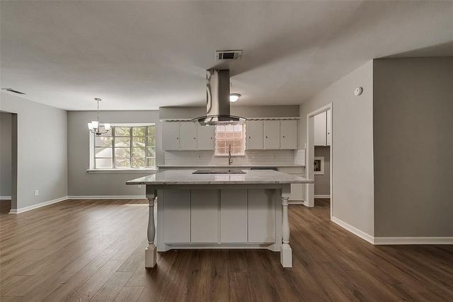 8423 Cadenza Lane, Dallas, TX 75228