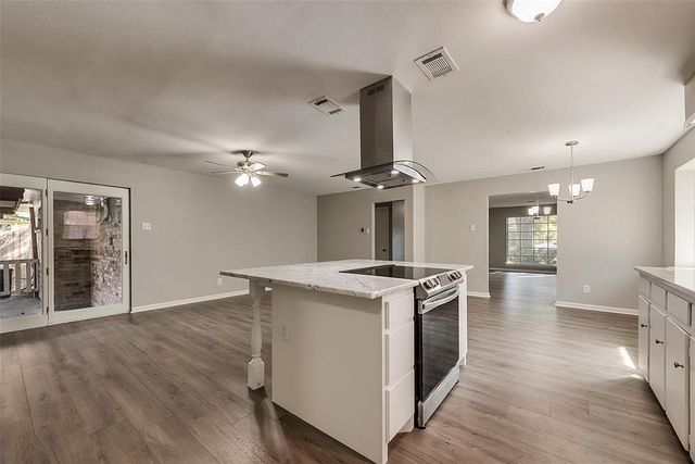 8423 Cadenza Lane, Dallas, TX 75228