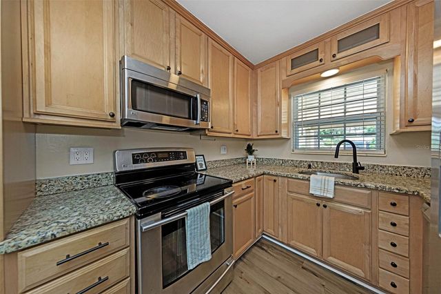 3200 33RD AVENUE N, St Petersburg, FL 33713