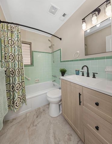 3200 33RD AVENUE N, St Petersburg, FL 33713