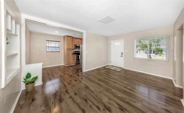 3200 33RD AVENUE N, St Petersburg, FL 33713