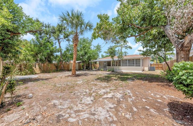 3200 33RD AVENUE N, St Petersburg, FL 33713