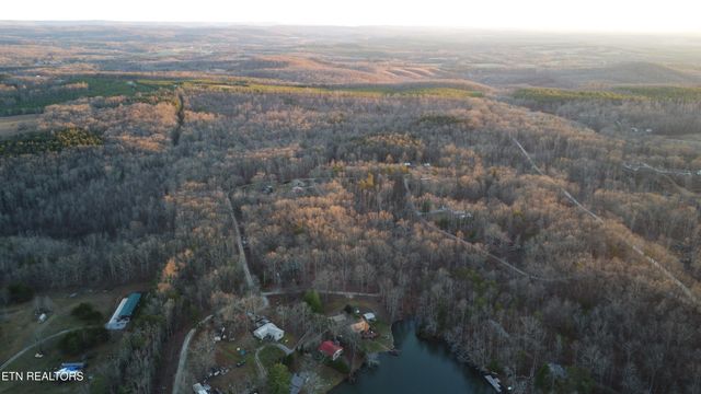 5 Tresa St, Crossville, TN 38572