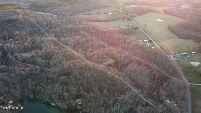5 Tresa St, Crossville, TN 38572