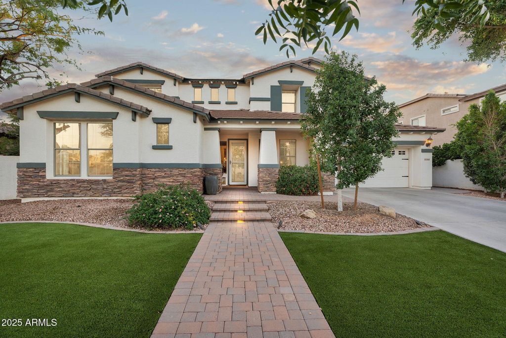 Image 1 of property listing at 3363 E BLUE RIDGE Way, Gilbert, AZ 85298