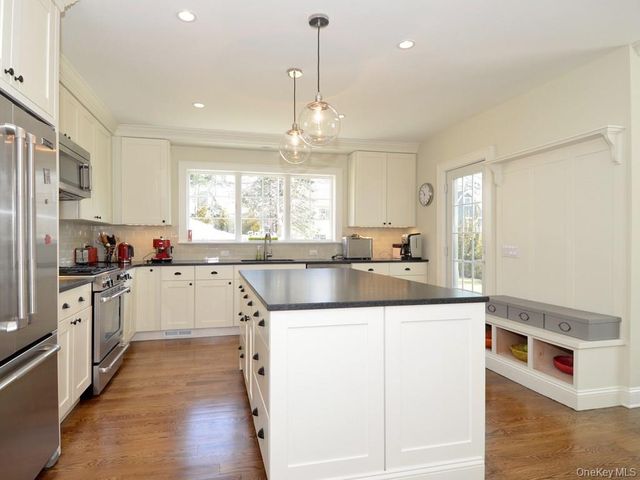 58 E Brookside Drive, Larchmont, NY 10538