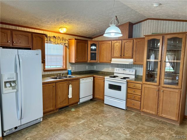 54 Fairport Road, Pompey, NY 13051