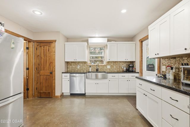 6270 County Lane 84, Reeds, MO 64859