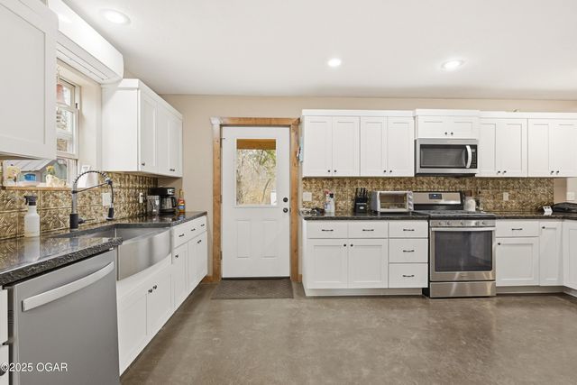 6270 County Lane 84, Reeds, MO 64859