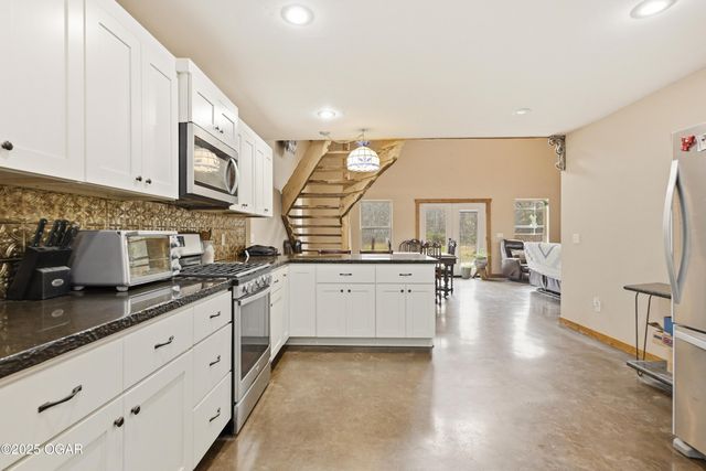 6270 County Lane 84, Reeds, MO 64859