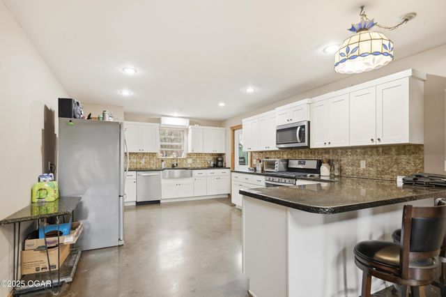 6270 County Lane 84, Reeds, MO 64859