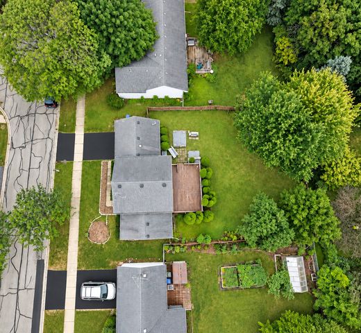 1401 Knoll Drive, Naperville, IL 60565