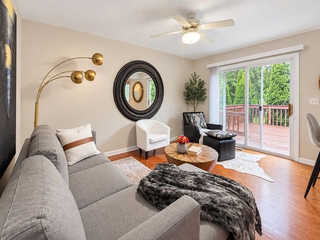 1401 Knoll Drive, Naperville, IL 60565