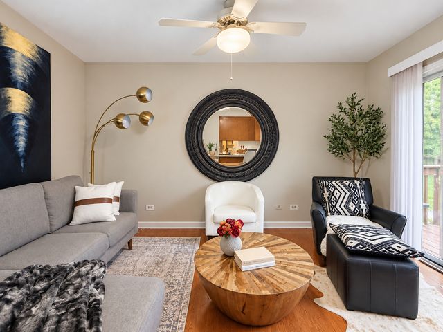 1401 Knoll Drive, Naperville, IL 60565