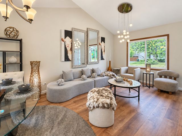 1401 Knoll Drive, Naperville, IL 60565