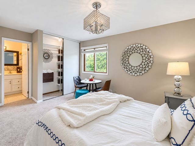 1401 Knoll Drive, Naperville, IL 60565