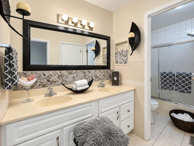 1401 Knoll Drive, Naperville, IL 60565