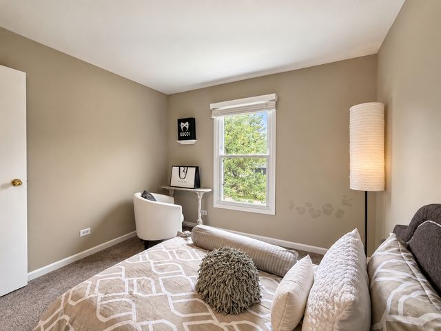 1401 Knoll Drive, Naperville, IL 60565
