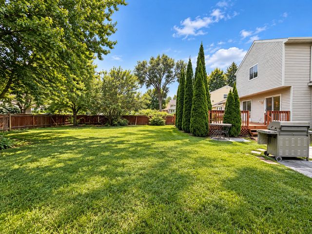1401 Knoll Drive, Naperville, IL 60565