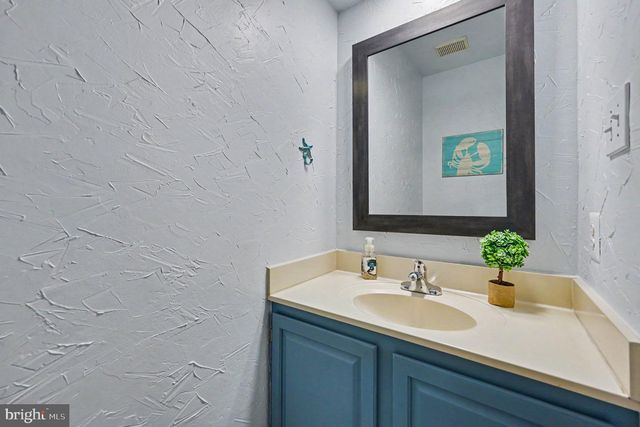 43973 KITTS HILL TER, Ashburn, VA 20147