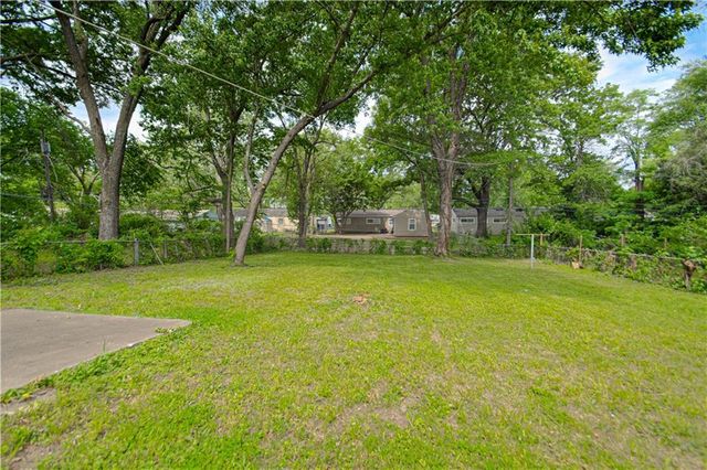 11004 Blue Ridge Boulevard, Kansas City, MO 64134