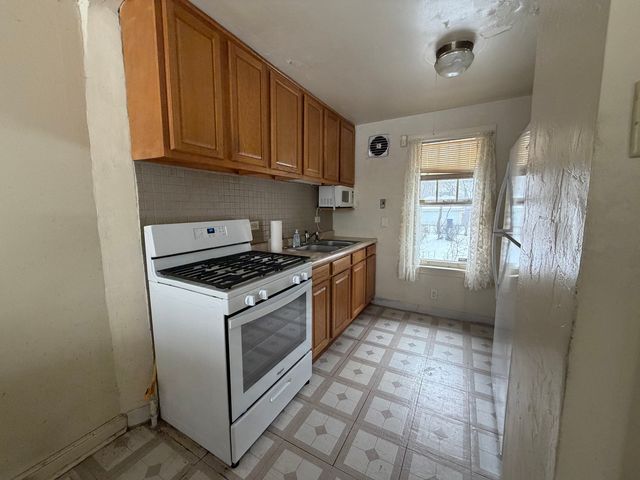 9349 S Sacramento Avenue, Evergreen Park, IL 60805