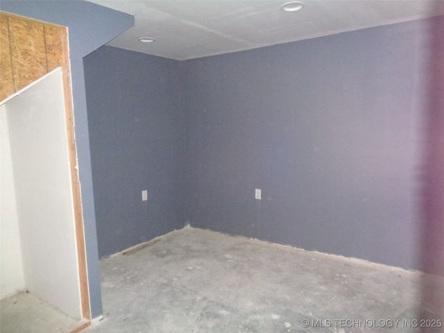 12097 Hwy 9 E, Eufaula, OK 74432