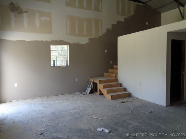12097 Hwy 9 E, Eufaula, OK 74432