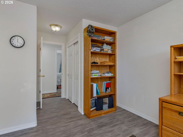 869 E 9TH Ct, Lafayette, OR 97127